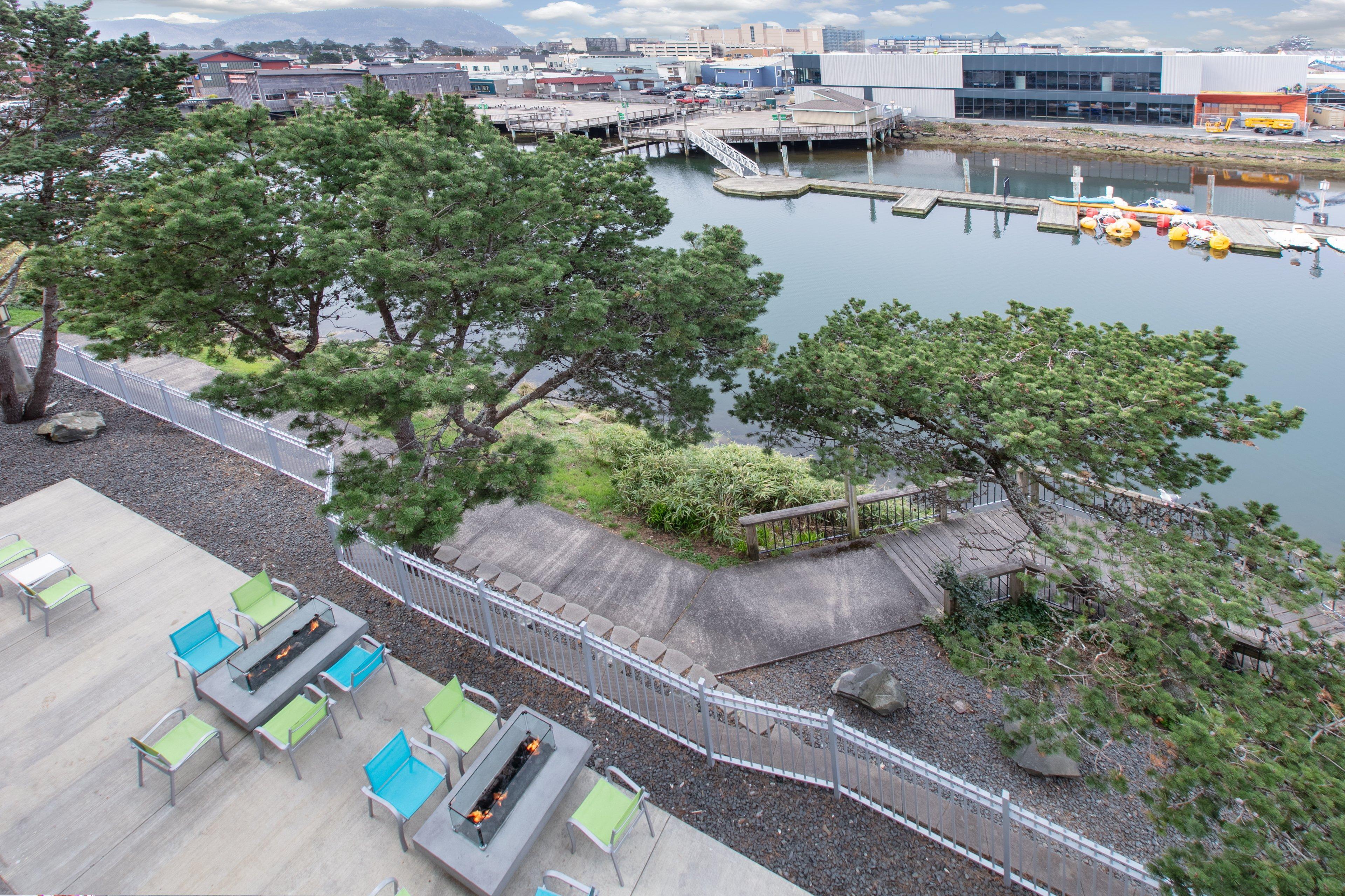 Holiday Inn Express Hotel & Suites Seaside Convention Center By Ihg Eksteriør billede