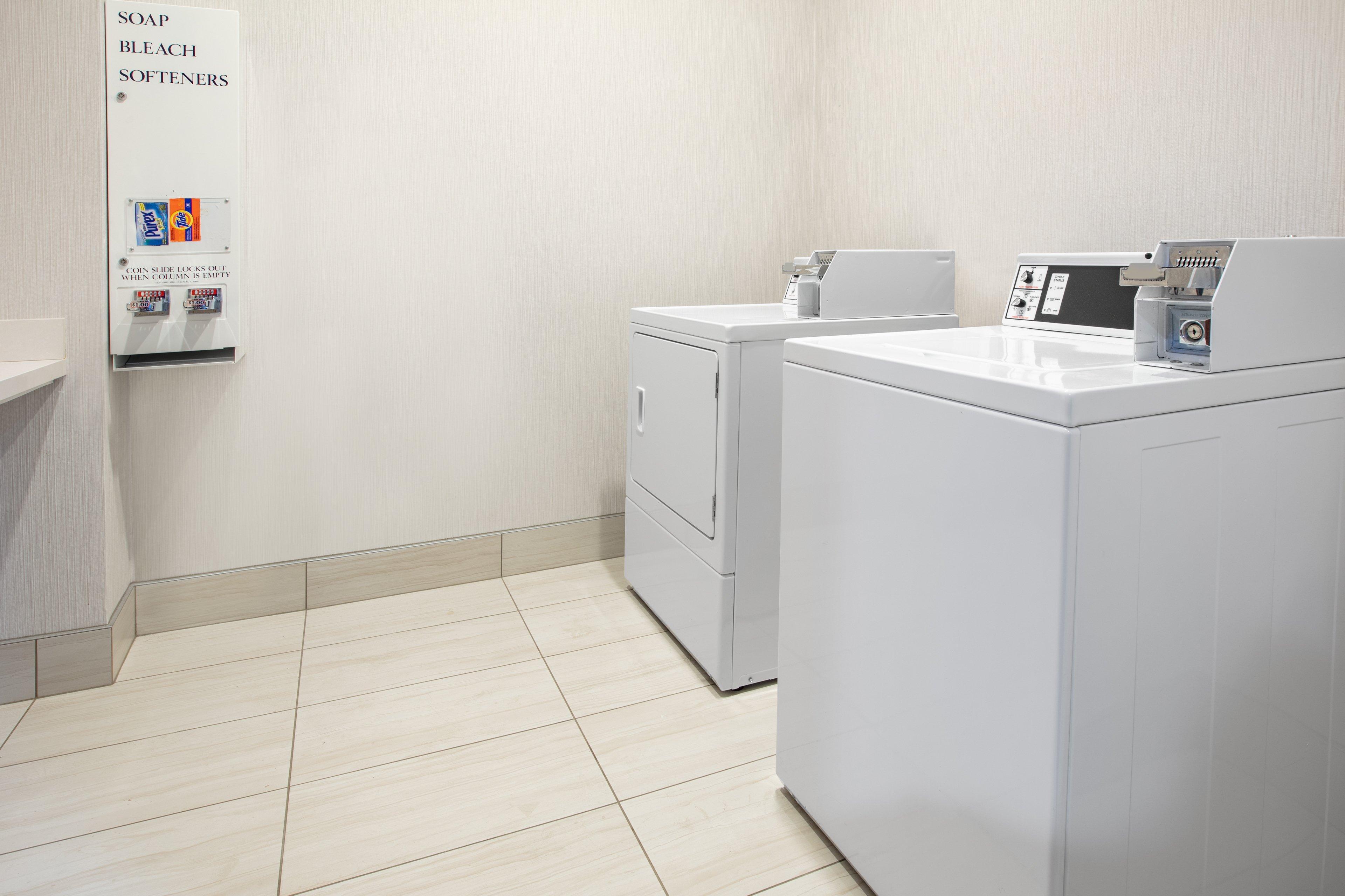 Holiday Inn Express Hotel & Suites Seaside Convention Center By Ihg Eksteriør billede