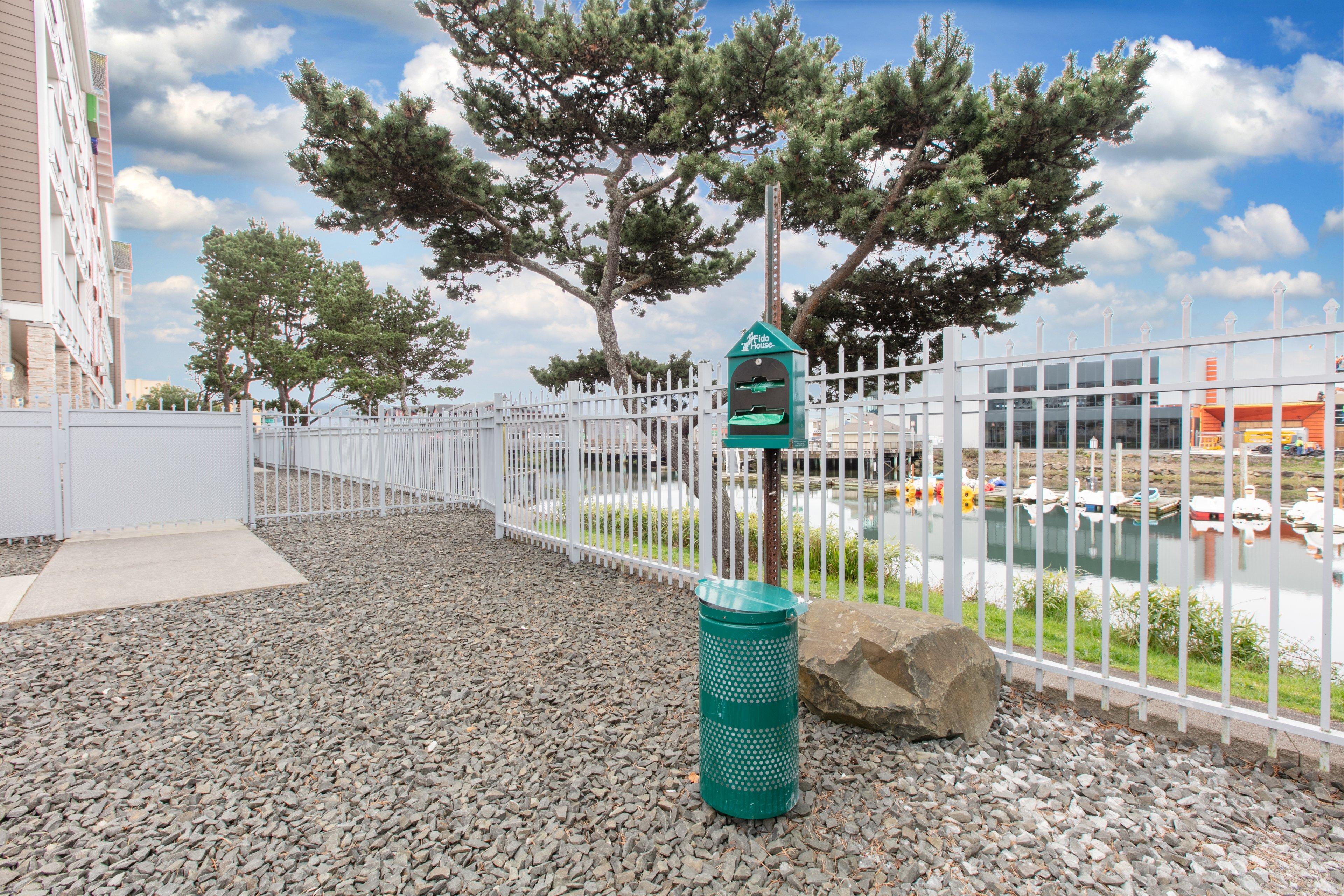 Holiday Inn Express Hotel & Suites Seaside Convention Center By Ihg Eksteriør billede